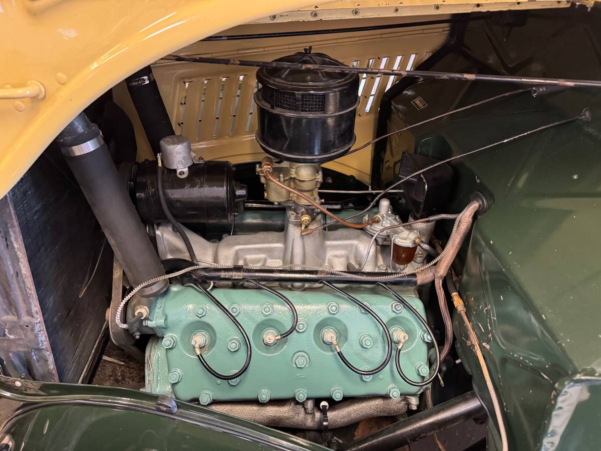 Ford-woody-deluxe.-1935-18