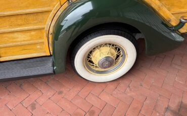 Ford-woody-deluxe.-1935-20