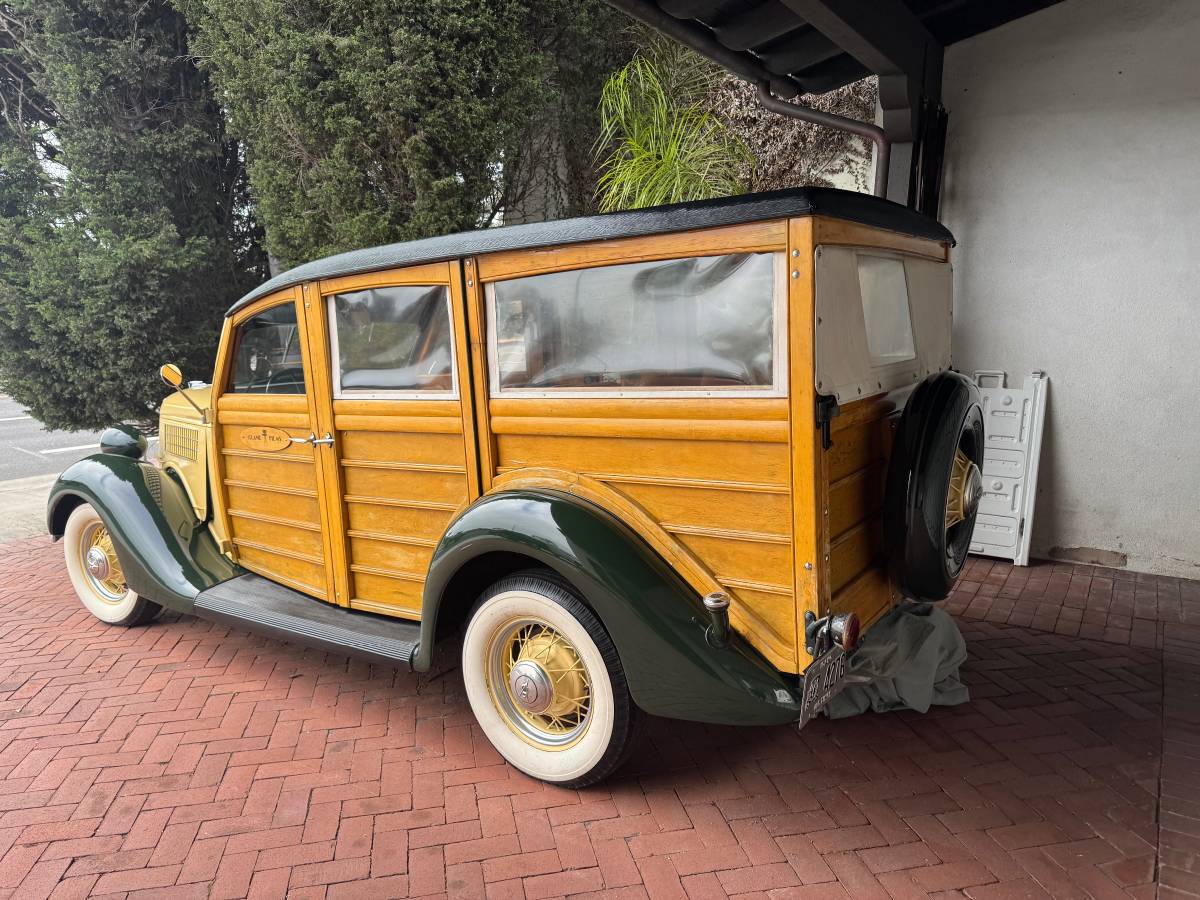 Ford-woody-deluxe.-1935-6