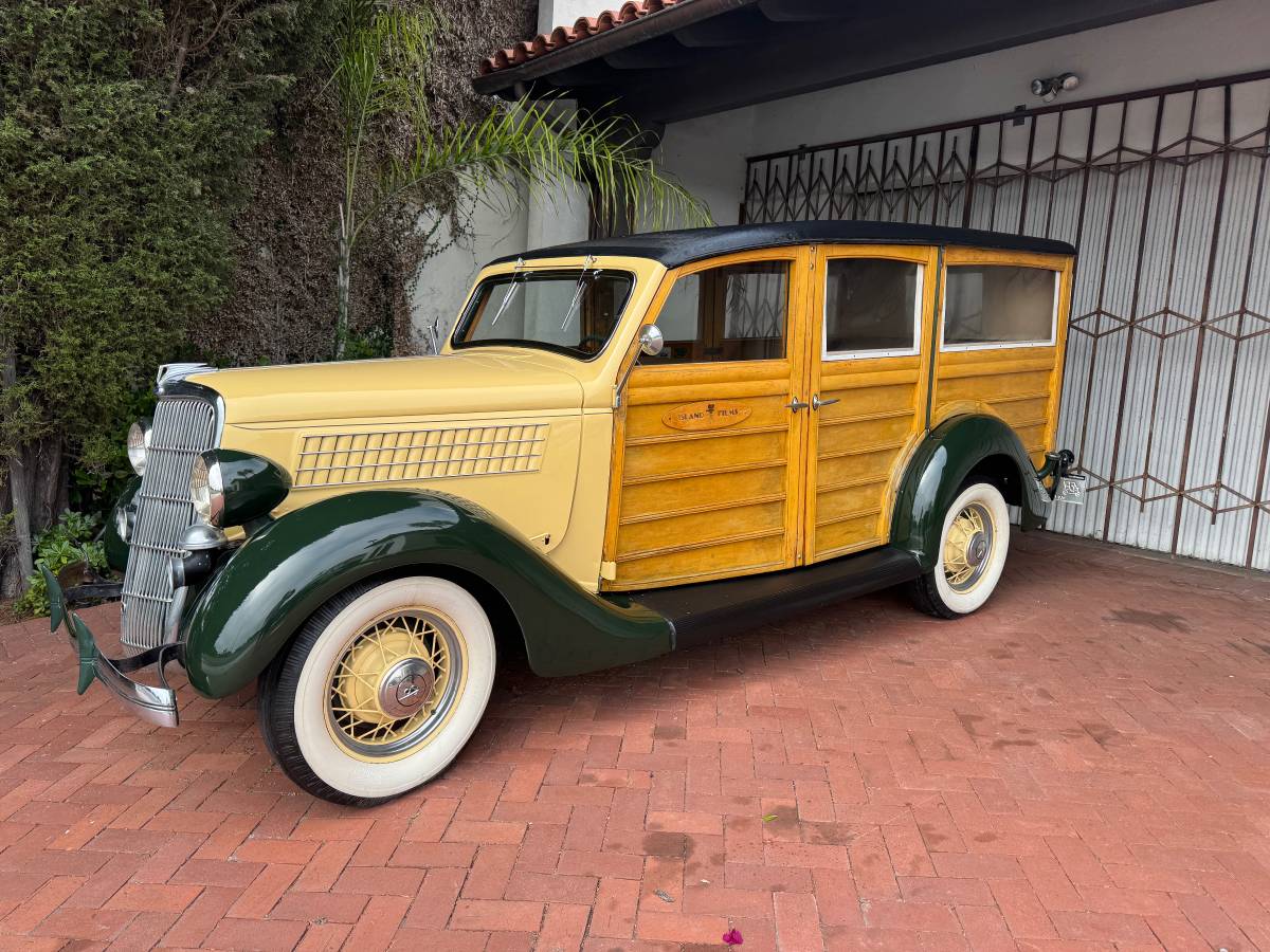 Ford-woody-deluxe.-1935-8