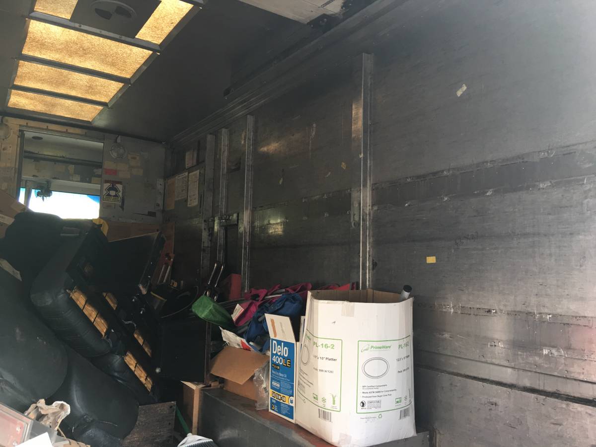 Freightliner-diesel-1995-white-11