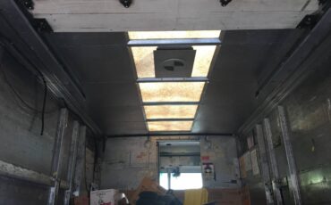 Freightliner-diesel-1995-white-13