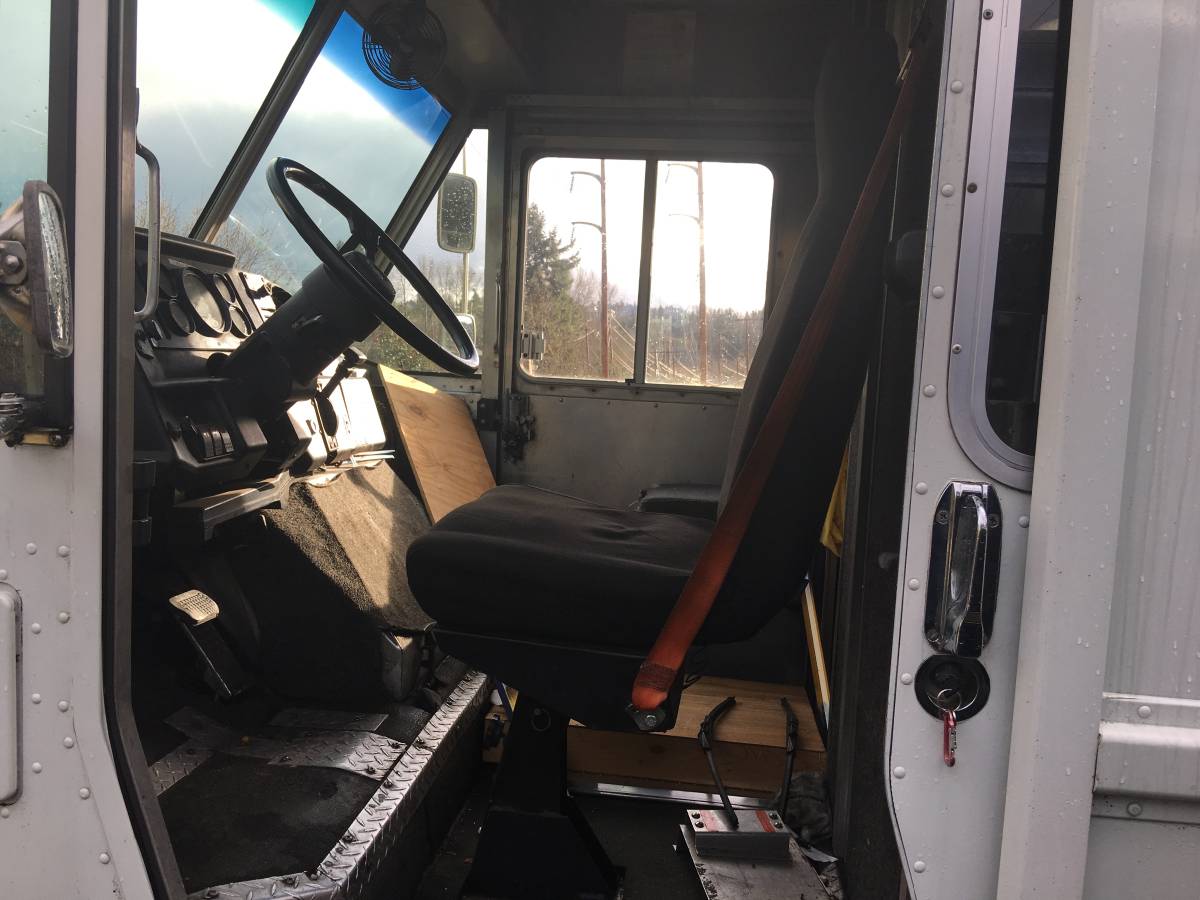 Freightliner-diesel-1995-white-18