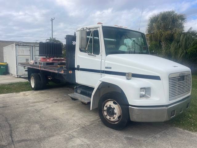 Freightliner-diesel-1996-white