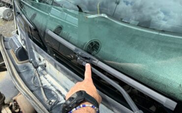 Freightliner-fl70-diesel-1995-white-1