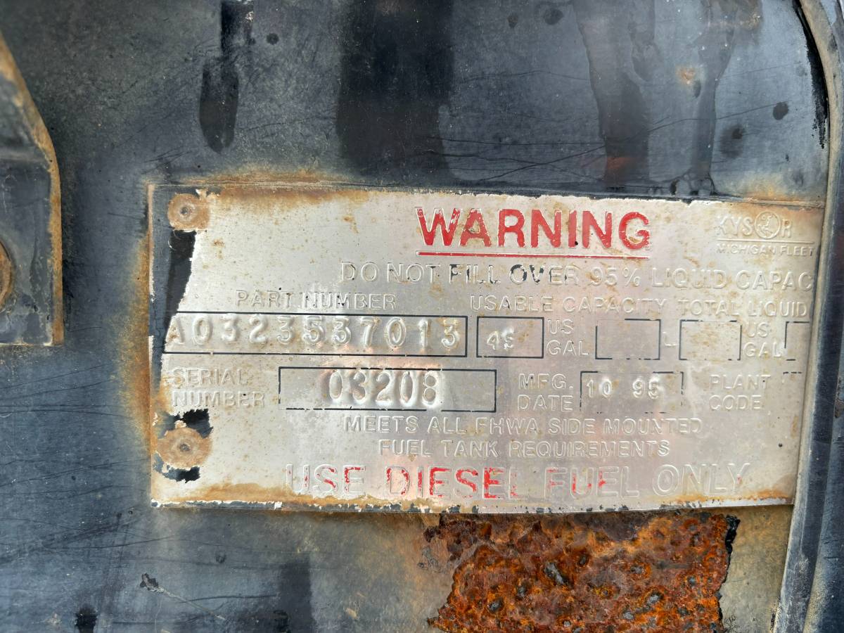 Freightliner-fl70-diesel-1995-white-12