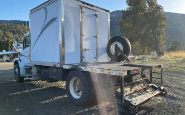 Freightliner-fl70-diesel-1995-white-2