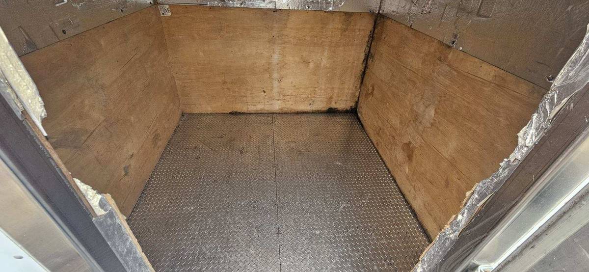 Freightliner-fl70-diesel-1995-white-31