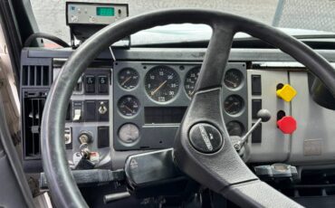 Freightliner-fl70-diesel-1995-white-9