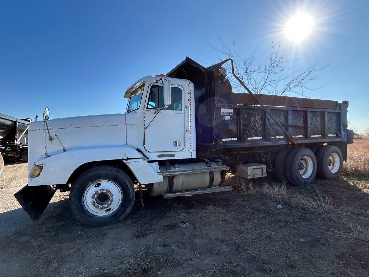 Freightliner-fld-diesel-1995-white-1