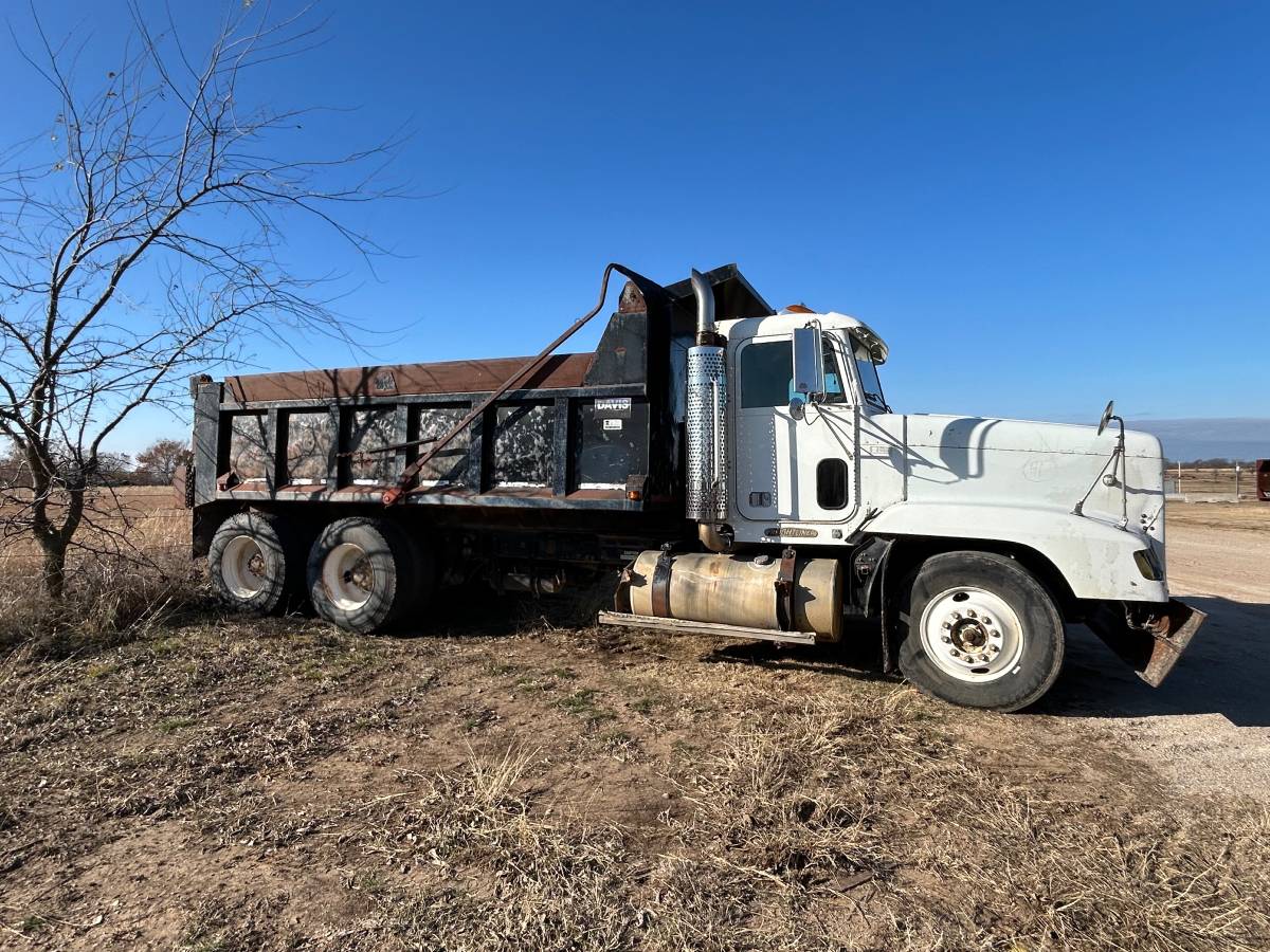 Freightliner-fld-diesel-1995-white-2