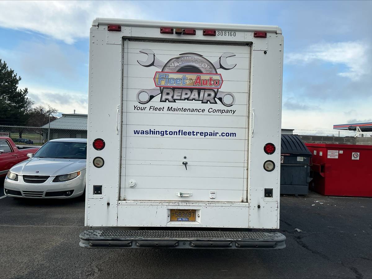 Freightliner-mt45-diesel-1994-white-2