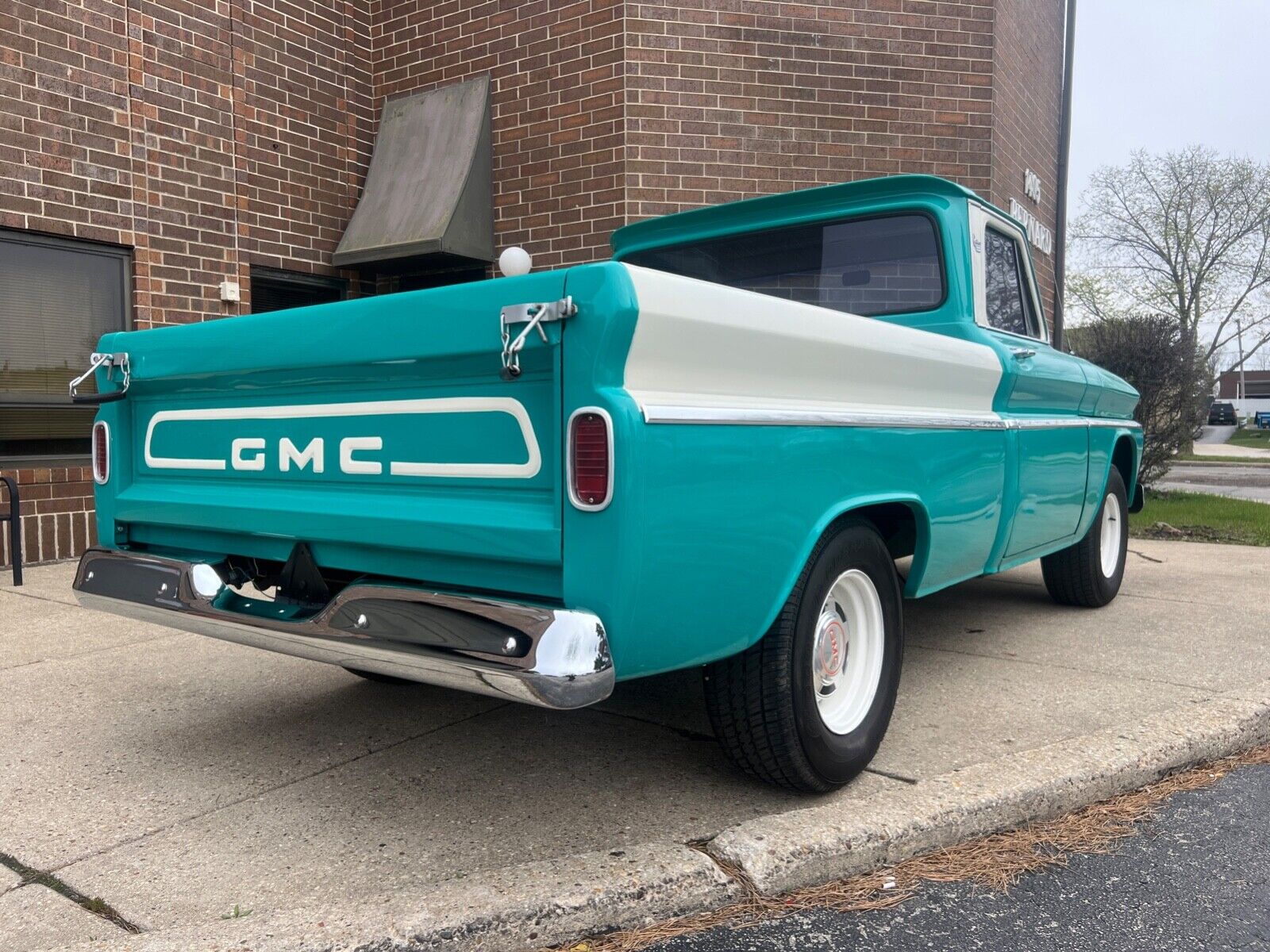 GMC-1000-1965-Standard-Cab-Pickup-12