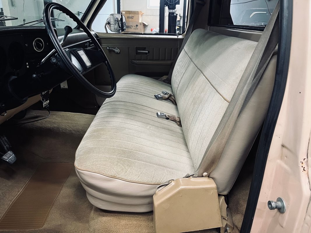 GMC-C1500-1983-Standard-Cab-Pickup-14