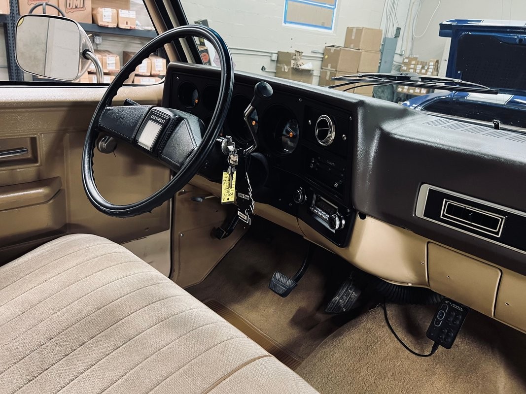 GMC-C1500-1983-Standard-Cab-Pickup-19