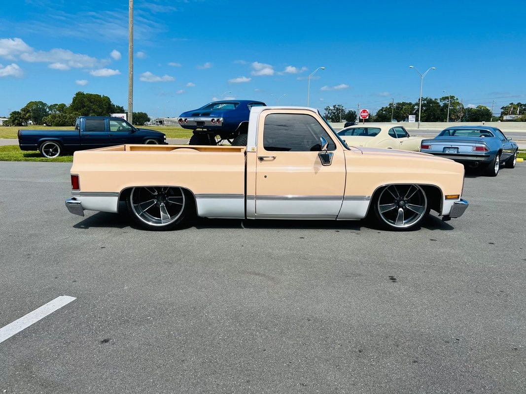 GMC-C1500-1983-Standard-Cab-Pickup-6