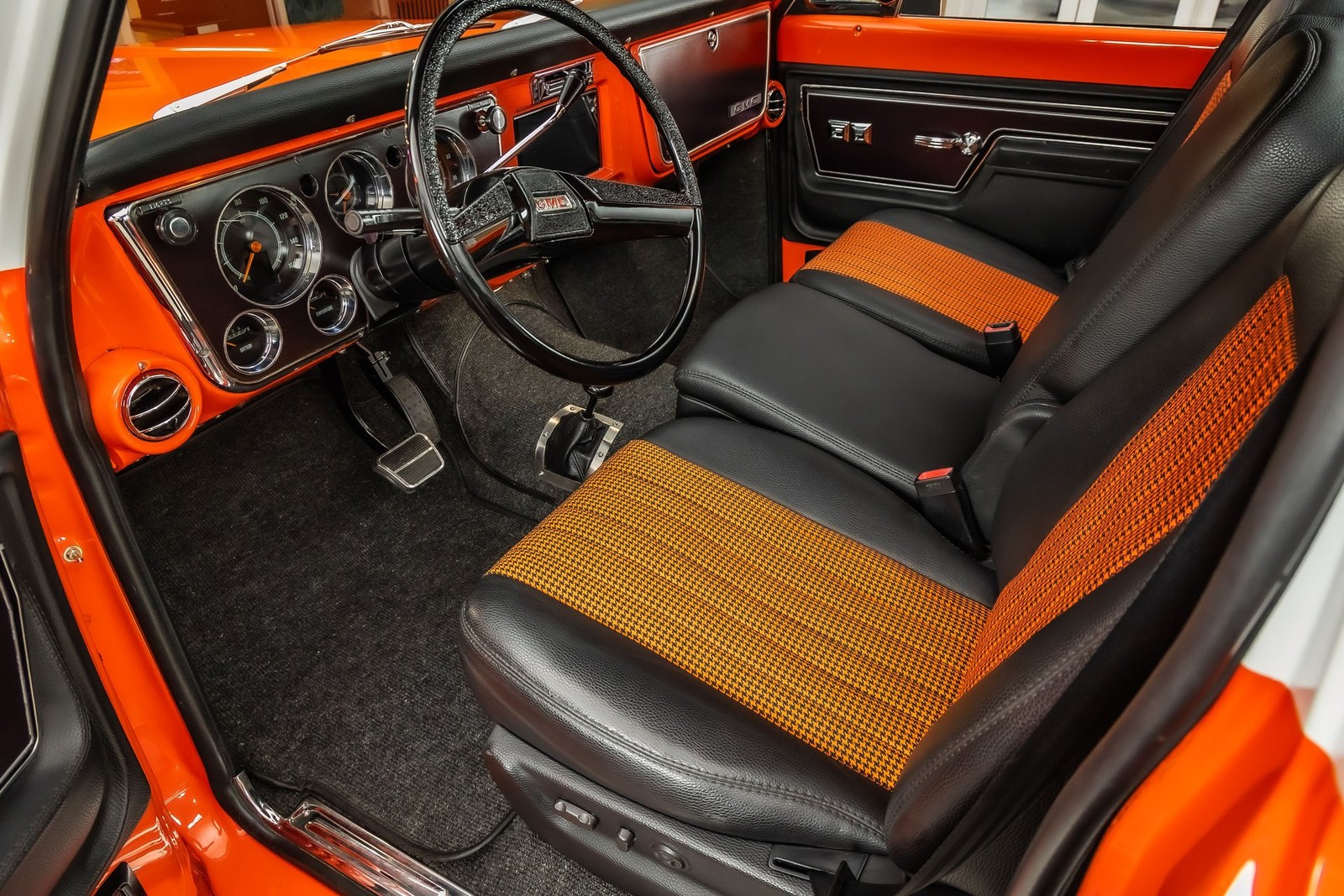 GMC-CK-1972-Pickup-Truck-2