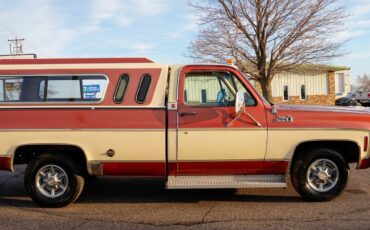 GMC-Classic-Sierra-15-1977-Pickup-Truck-1