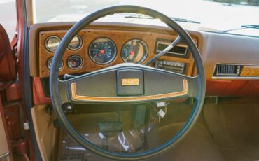 GMC-Classic-Sierra-15-1977-Pickup-Truck-11