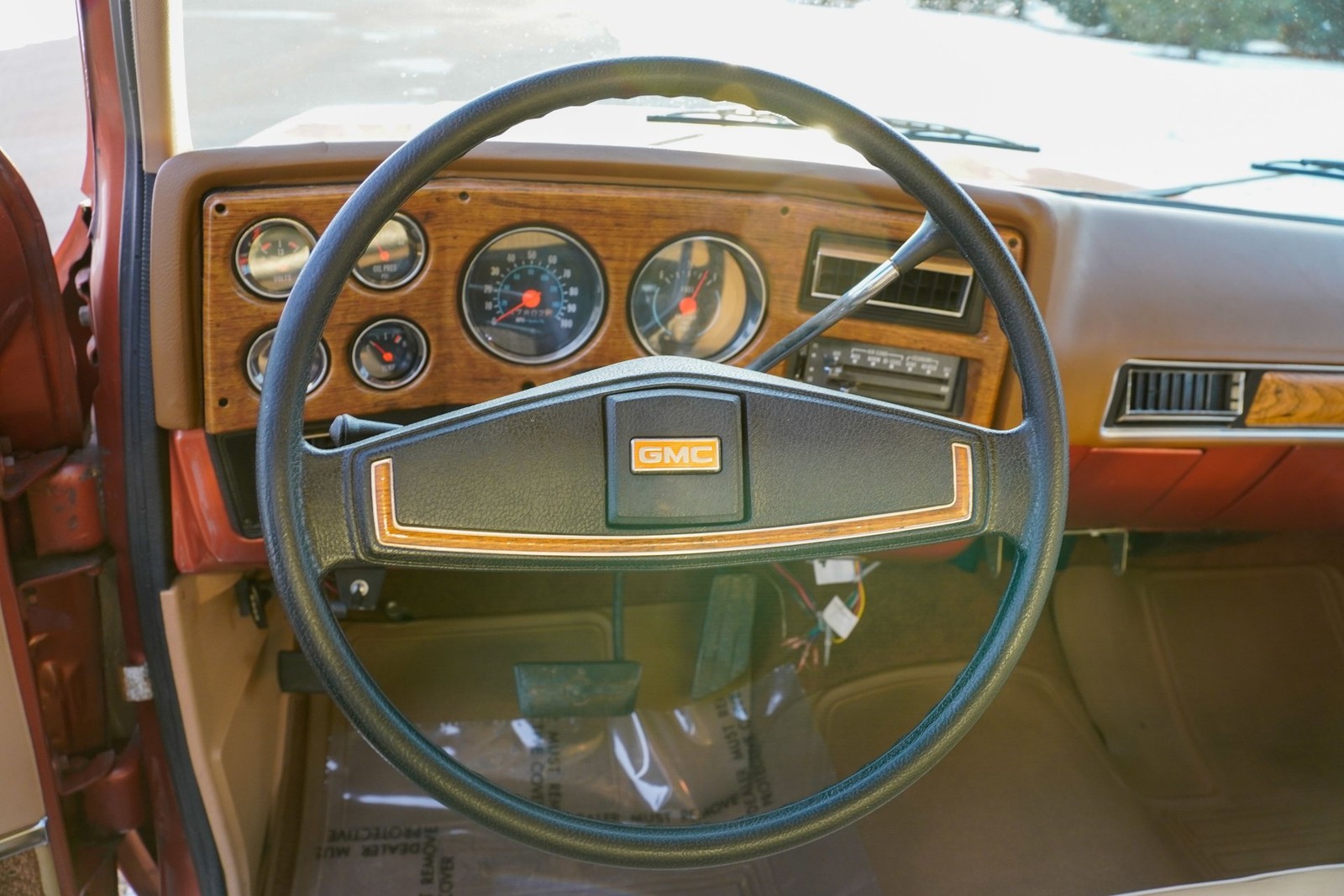 GMC-Classic-Sierra-15-1977-Pickup-Truck-11