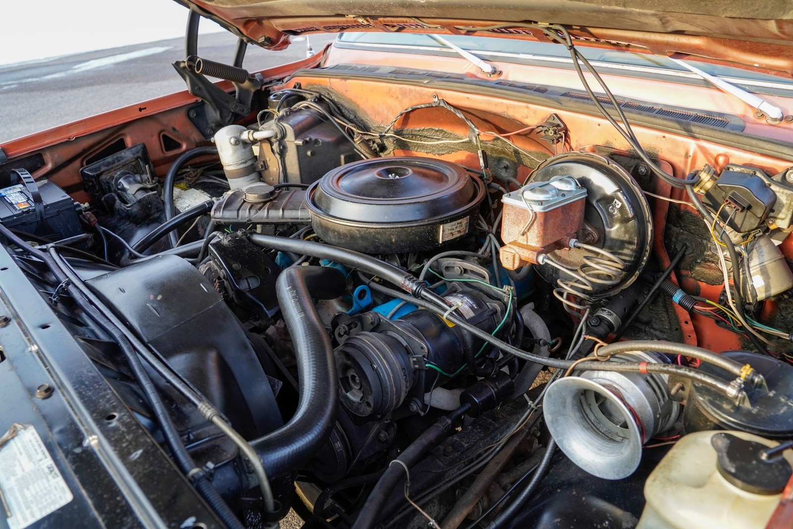 GMC-Classic-Sierra-15-1977-Pickup-Truck-13