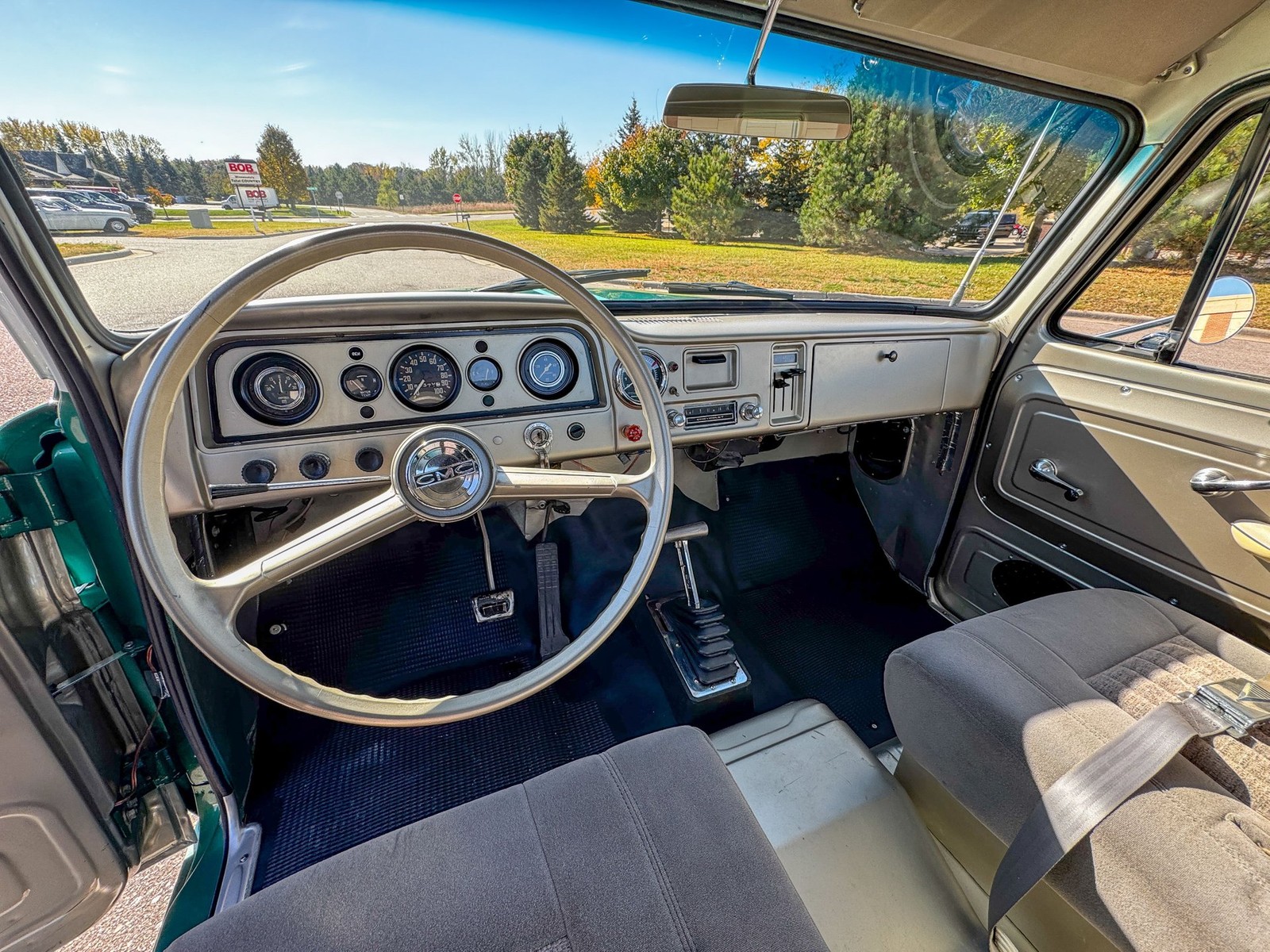 GMC-Custom-C10-1965-Pickup-Truck-10