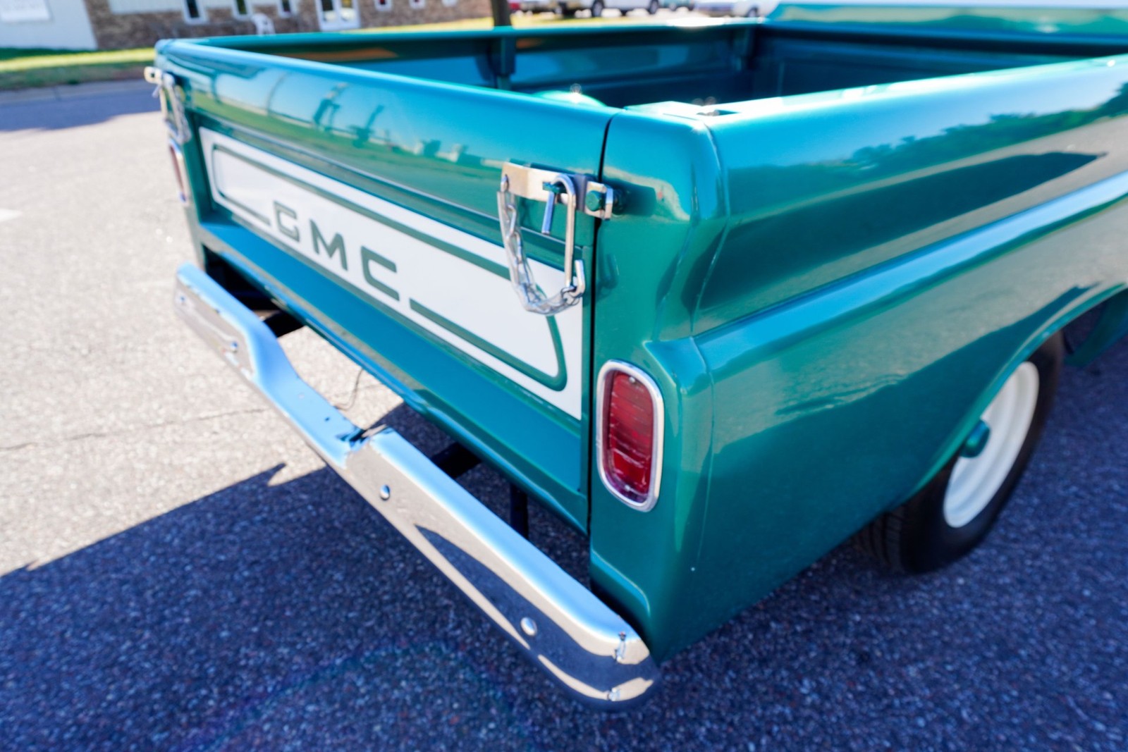 GMC-Custom-C10-1965-Pickup-Truck-25