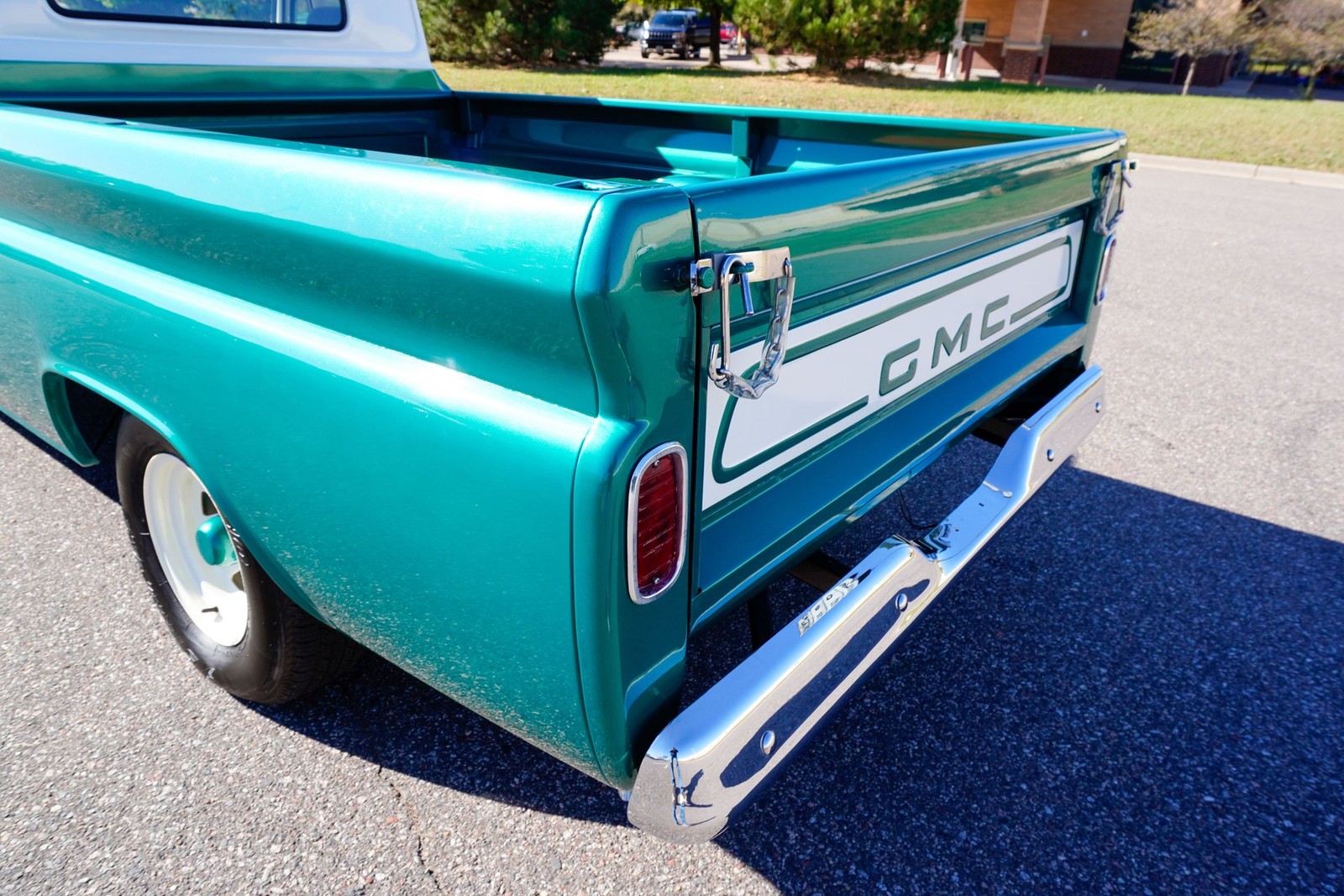 GMC-Custom-C10-1965-Pickup-Truck-29