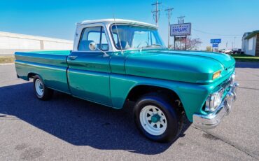 GMC-Custom-C10-1965-Pickup-Truck