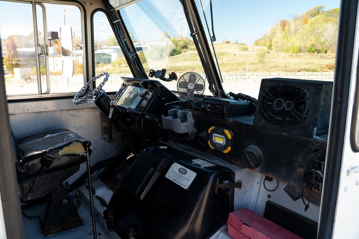 GMC-Forward-Control-Chassis-1991-Cab-Chassis-1