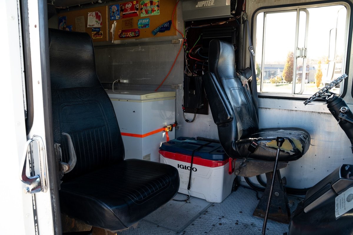 GMC-Forward-Control-Chassis-1991-Cab-Chassis-17