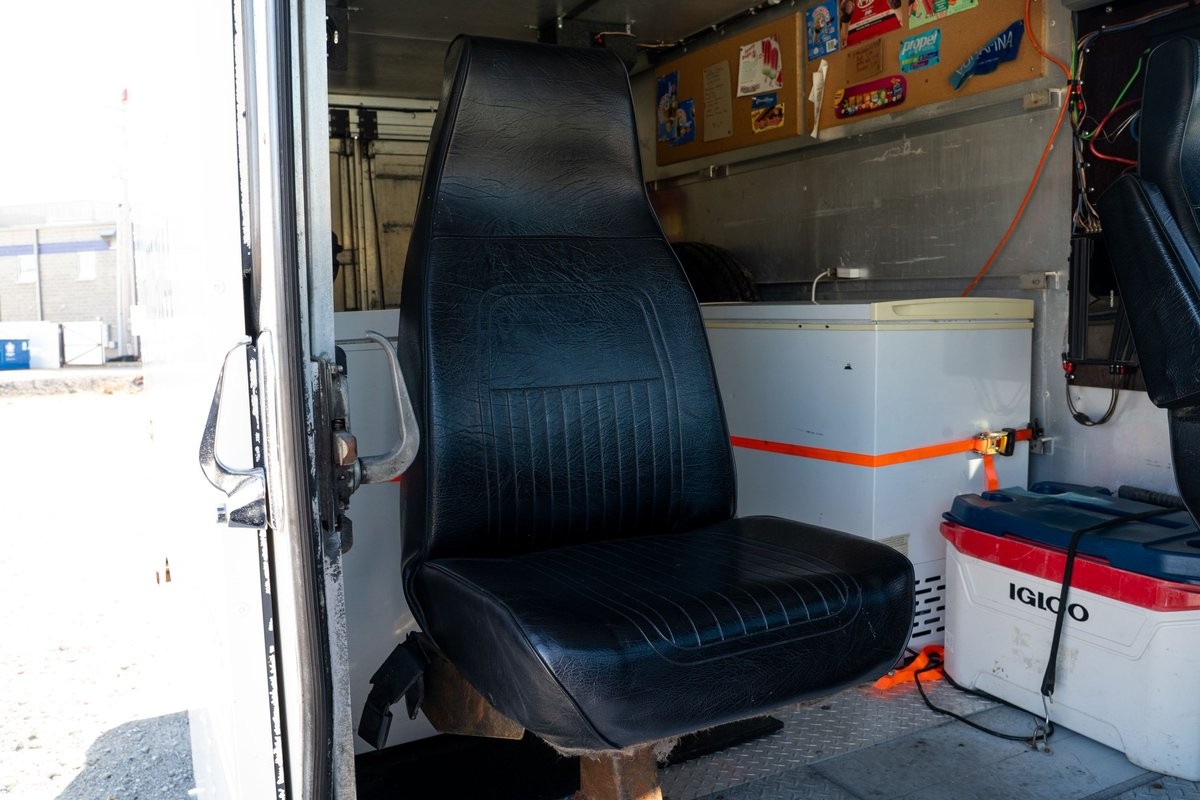 GMC-Forward-Control-Chassis-1991-Cab-Chassis-18