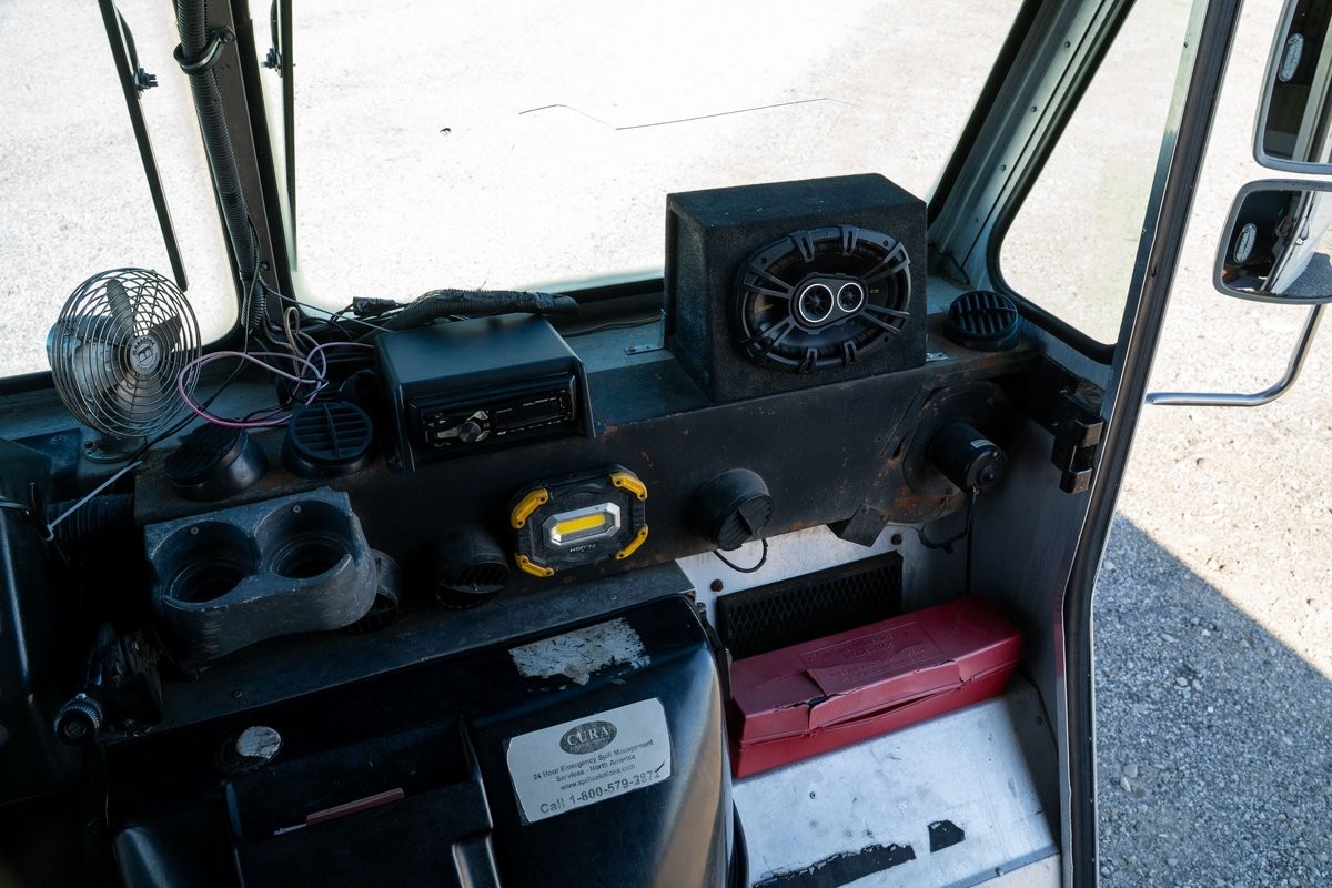 GMC-Forward-Control-Chassis-1991-Cab-Chassis-23
