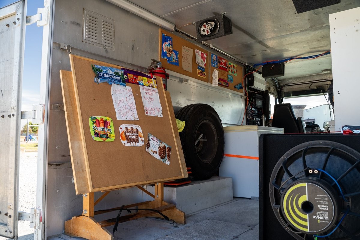 GMC-Forward-Control-Chassis-1991-Cab-Chassis-37