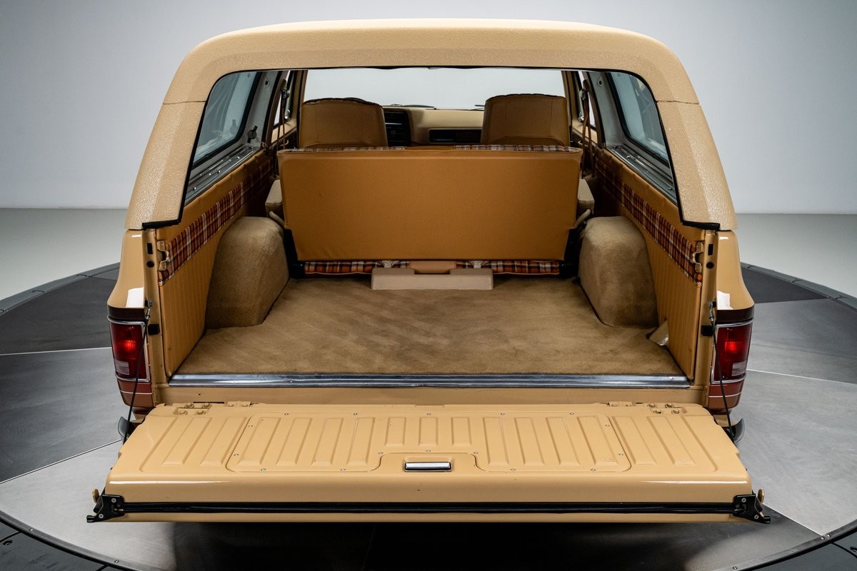 GMC-Jimmy-1979-SUV-35