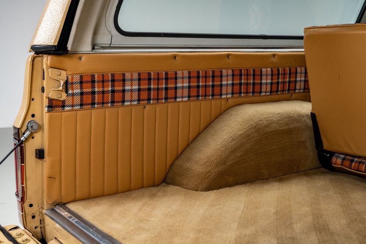 GMC-Jimmy-1979-SUV-36