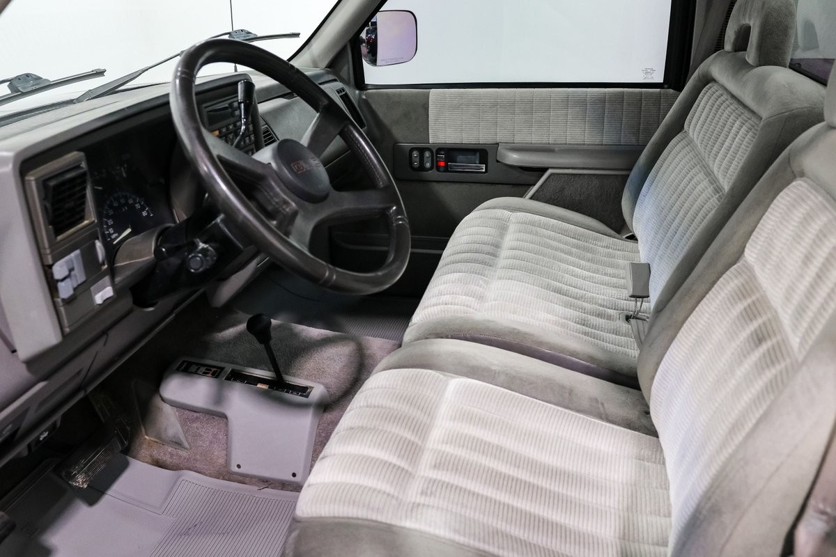 GMC-K1500-1994-Pickup-Truck-13
