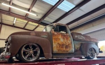 GMC-Pickup-resto-mod-frame-off-build-patina-crate-350-1950-1