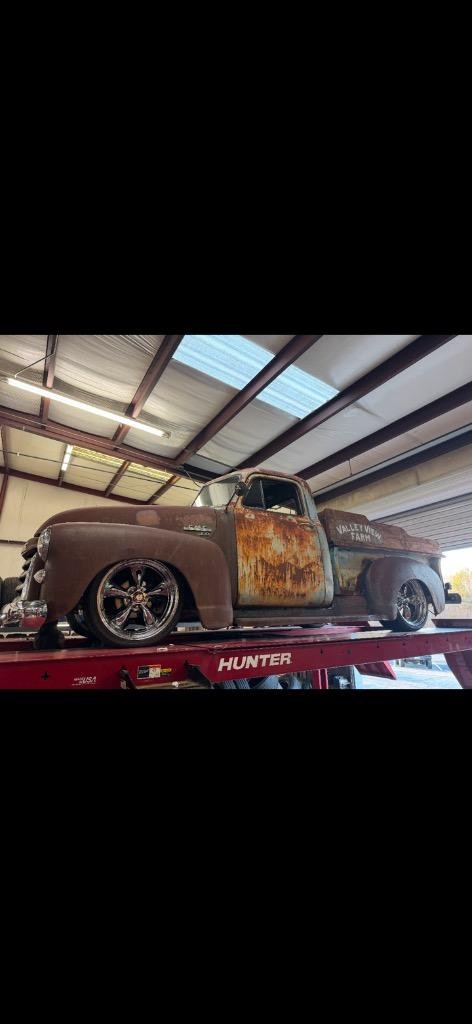 GMC-Pickup-resto-mod-frame-off-build-patina-crate-350-1950-1