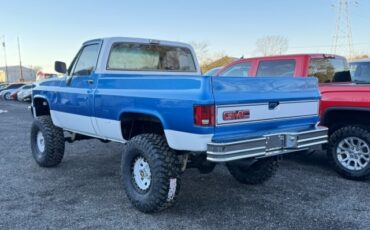 GMC-Sierra-1500-1985-Pickup-Truck-2