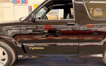 GMC-Typhoon-1993-SUV-18