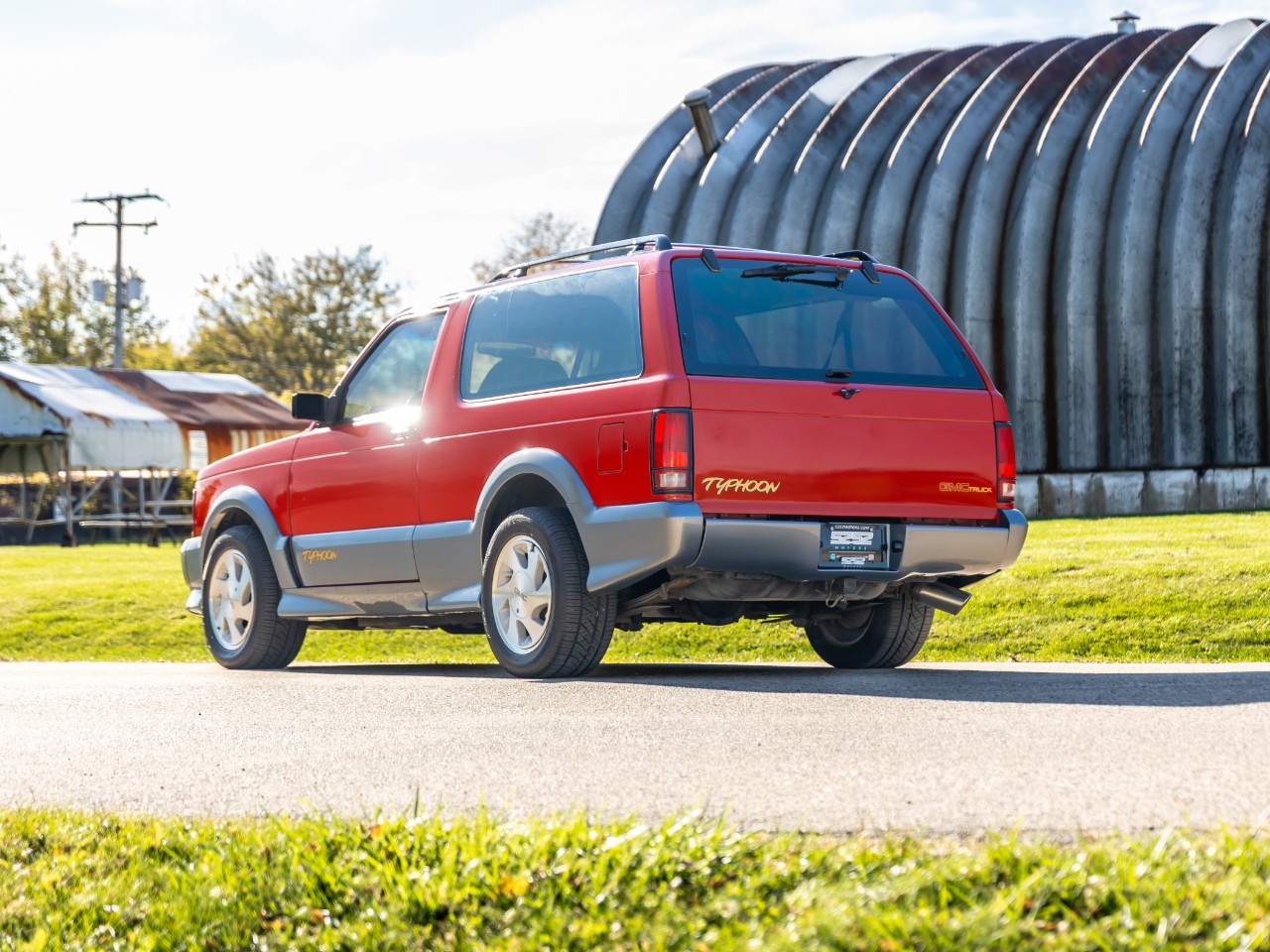 GMC-Typhoon-1993-SUV-2