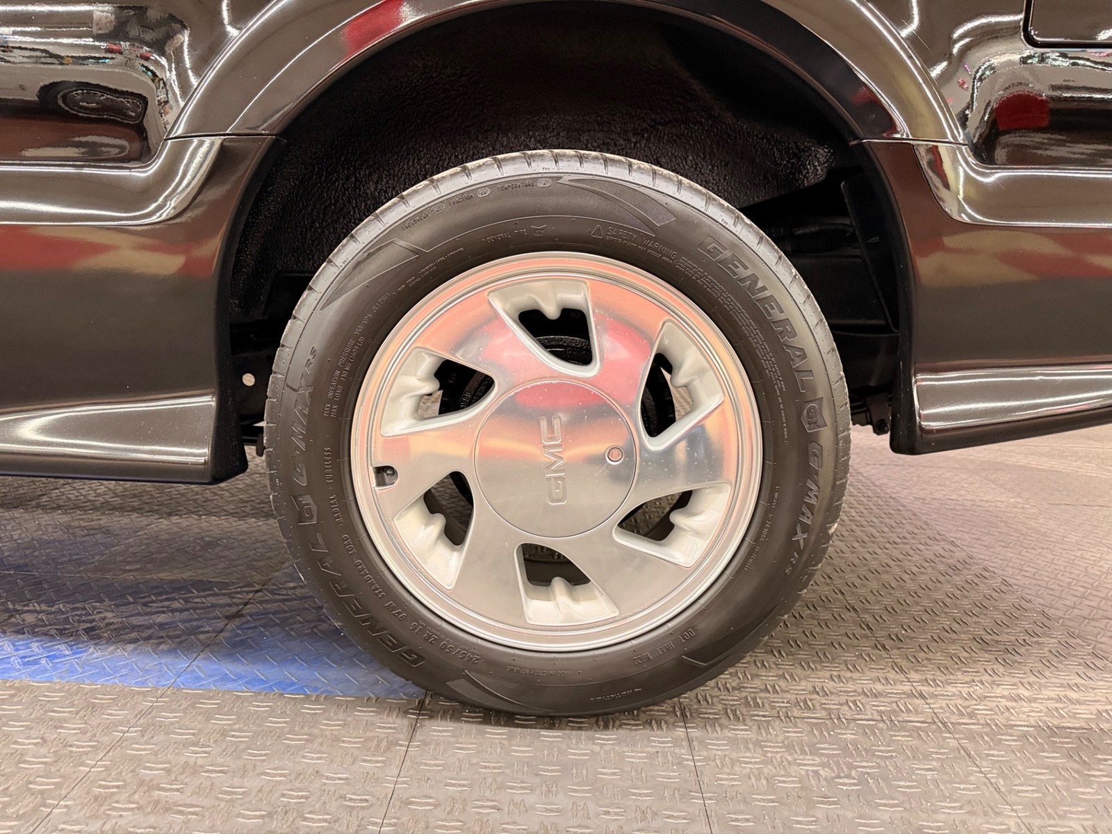 GMC-Typhoon-1993-SUV-24