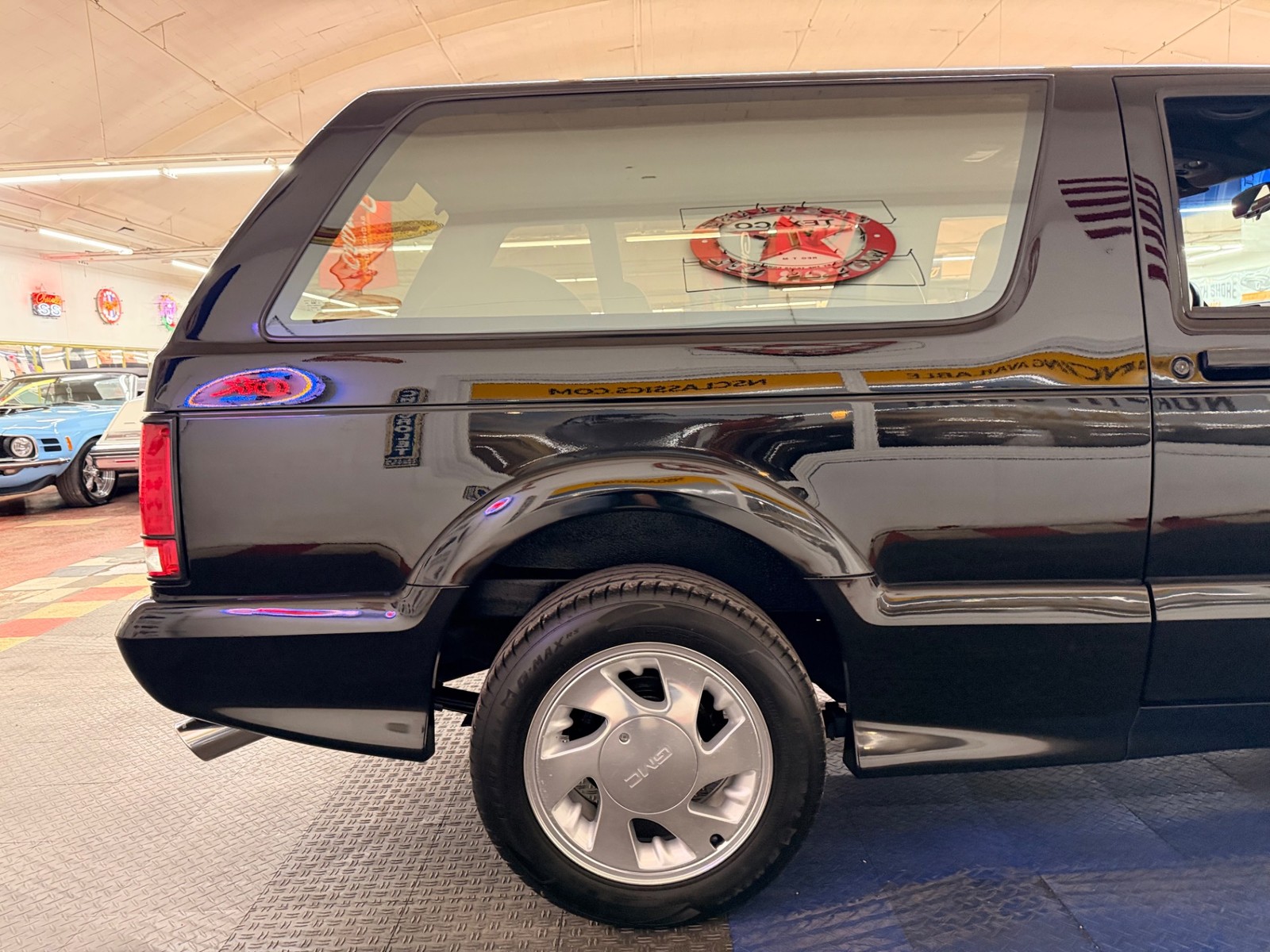 GMC-Typhoon-1993-SUV-25