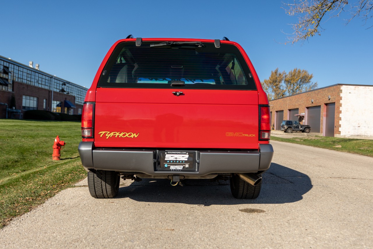 GMC-Typhoon-1993-SUV-7