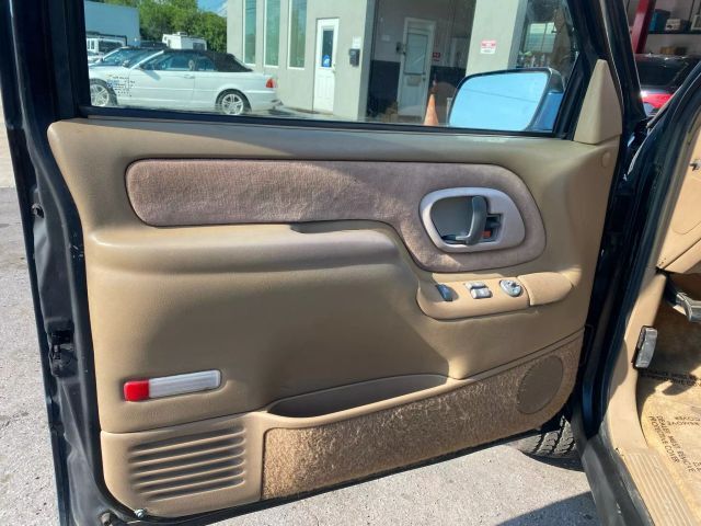 GMC-Yukon-1995-SUV-13