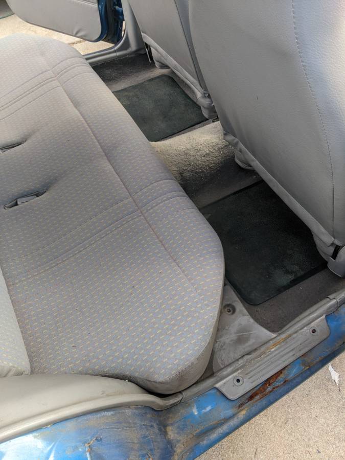 Geo-metro-1993-blue-9