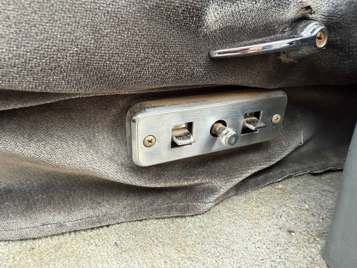 Gmc-1500-suburban-1990-12