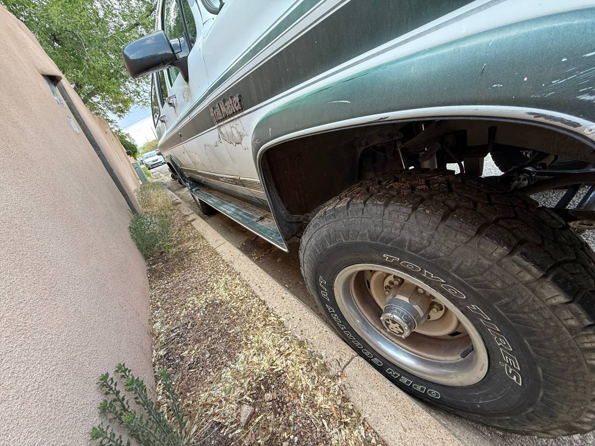 Gmc-1500-suburban-1990-14