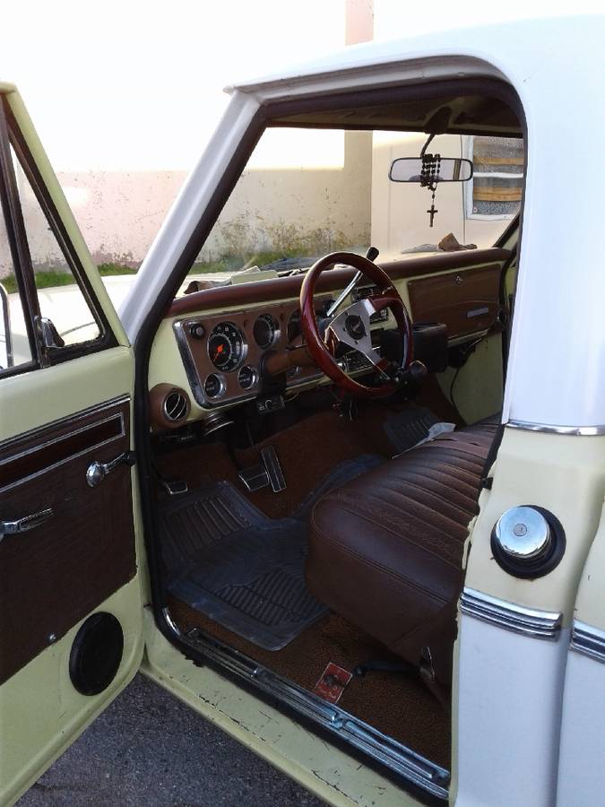 Gmc-2500-v-eight-1971-28